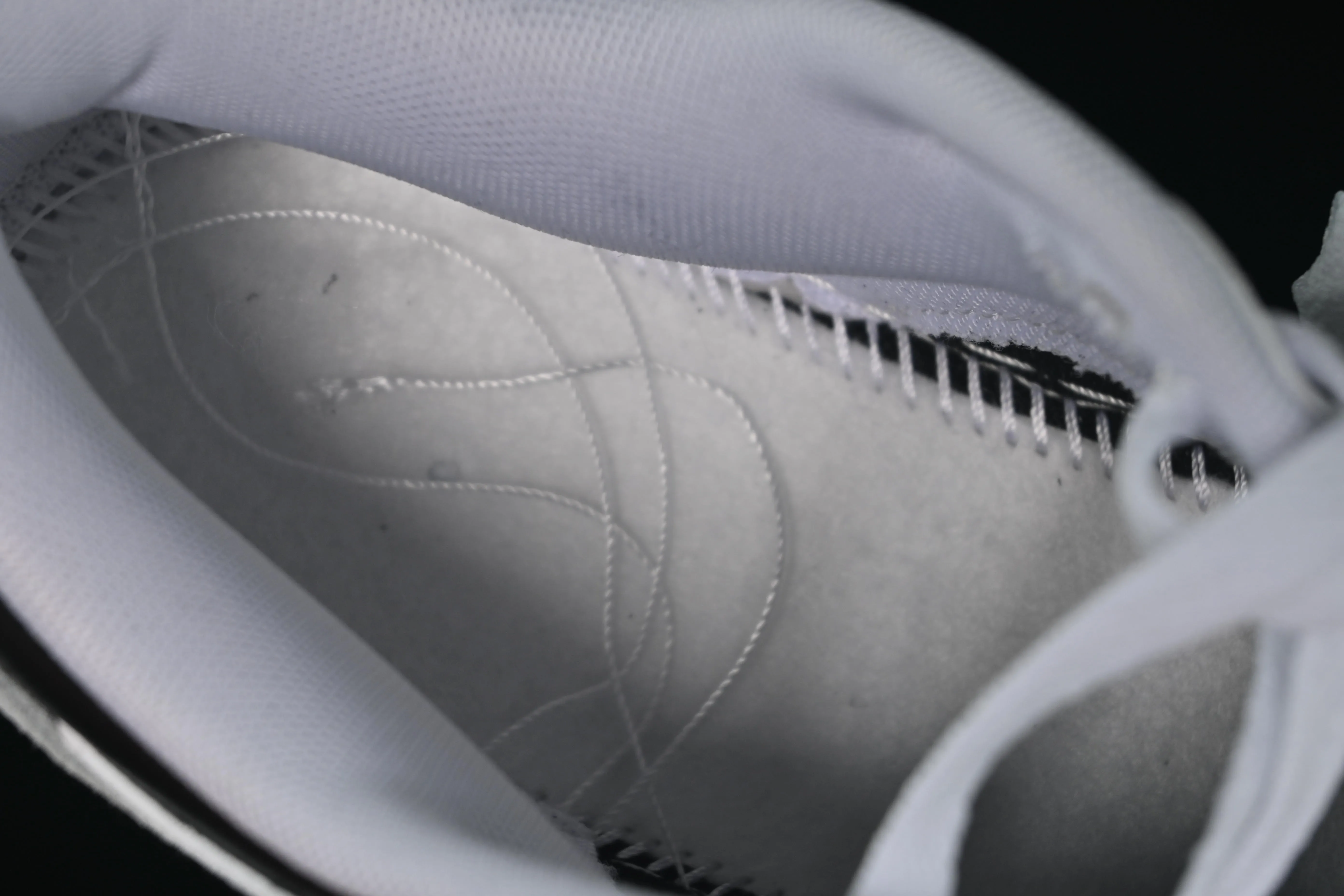 All Categories Nk SB Dunk Series Nk SB Dunk Low Low-top sneakers Nike SB Dunk Low White, black and gray color Low-top casual sneakers IB4620-141